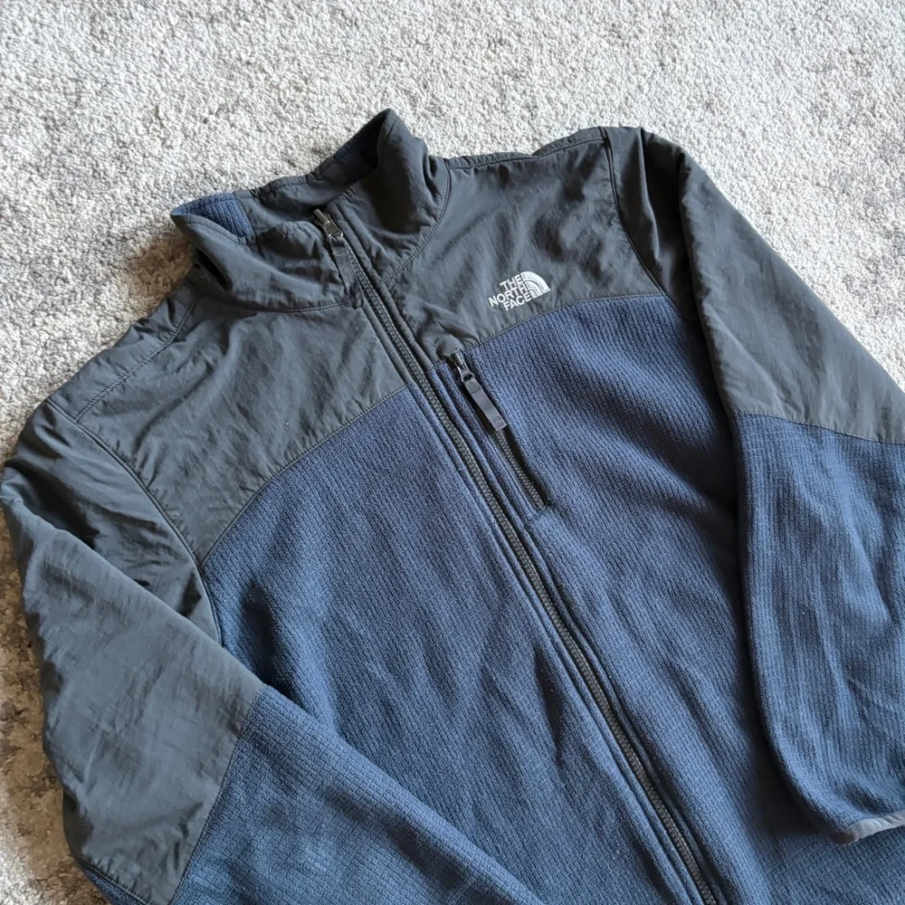 The North Face Navy Blue Waffle Knit Colorblock Windbreaker Jackef